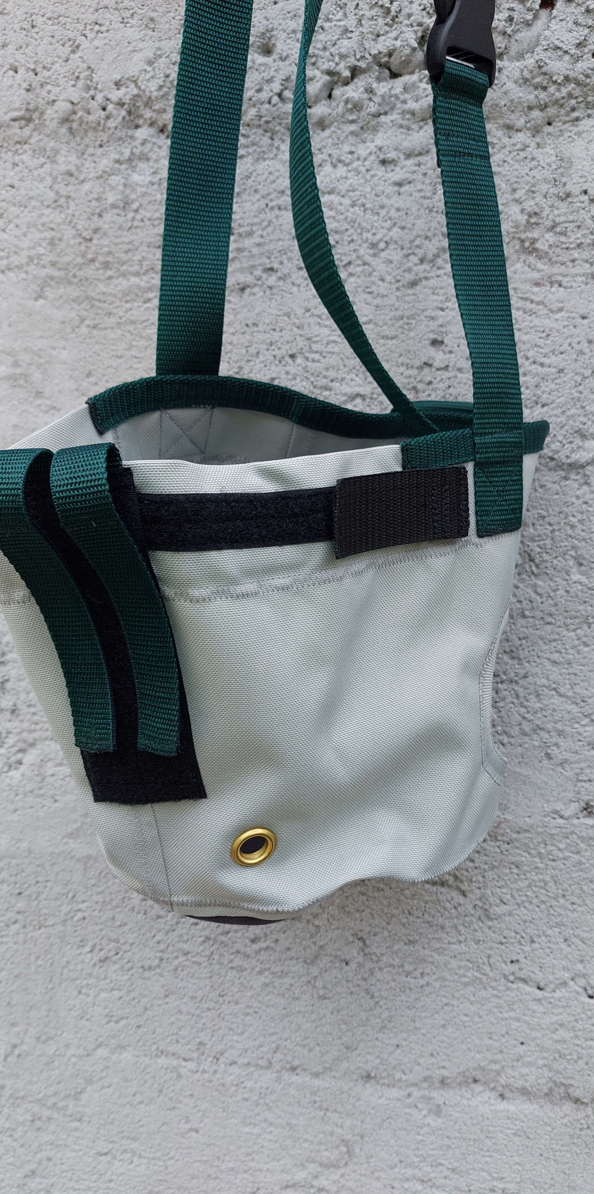 Hietakko vihreä-harmaa takaosa.